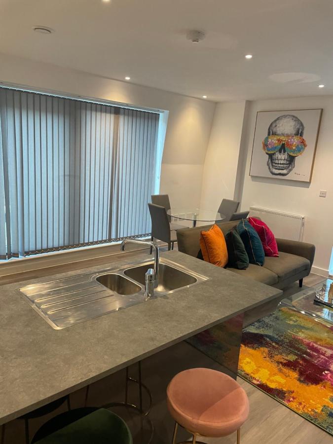 Lovely 2 Bed Apartment With Parking Londres Exterior foto